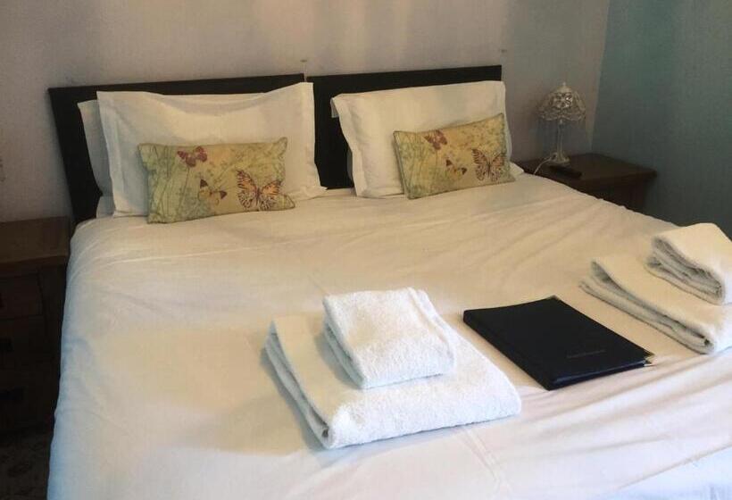 酒店 The Black Dog Inn