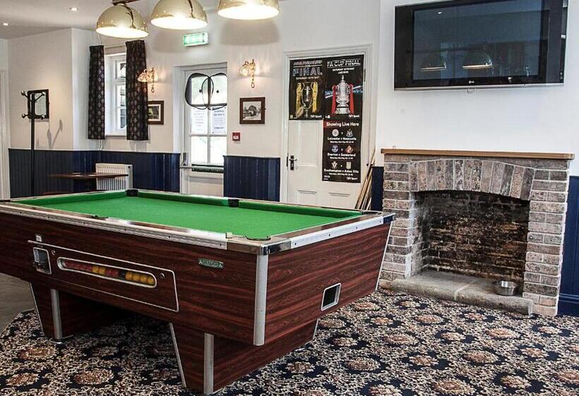 酒店 The Black Dog Inn