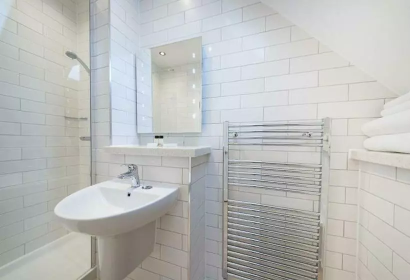 Hotelli The Swan Inn By Innkeeper S Collection