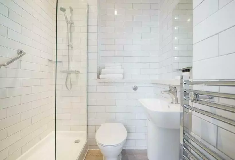 Hotelli The Swan Inn By Innkeeper S Collection