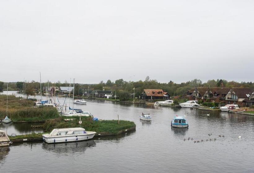 Отель The Swan Inn By Innkeeper S Collection