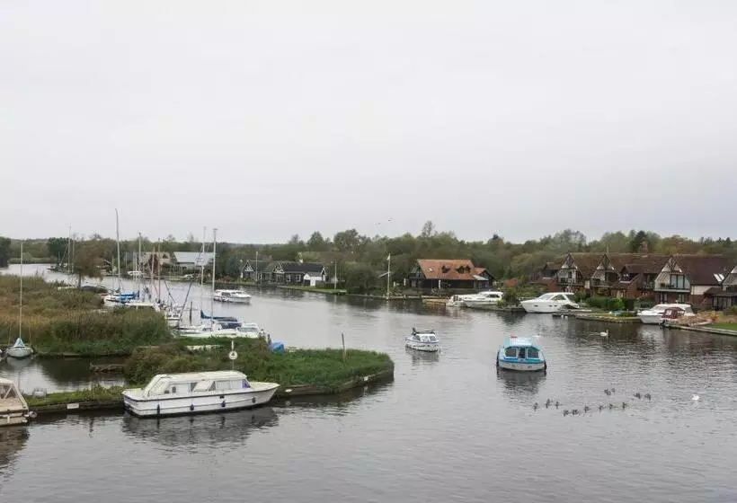 Hotelli The Swan Inn By Innkeeper S Collection