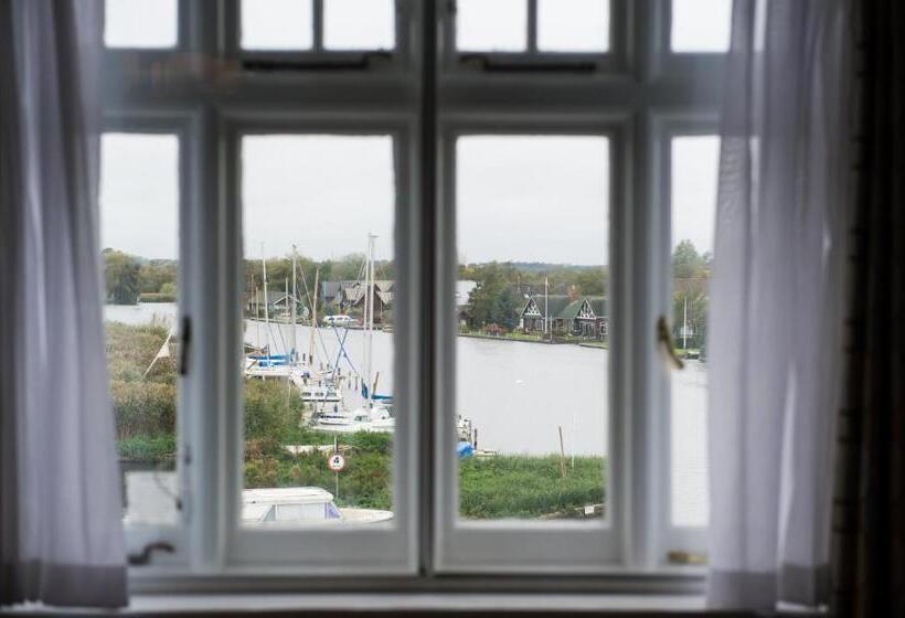 Отель The Swan Inn By Innkeeper S Collection