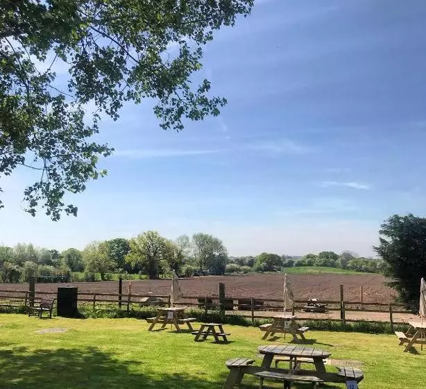 Hotelli Tollemache Arms