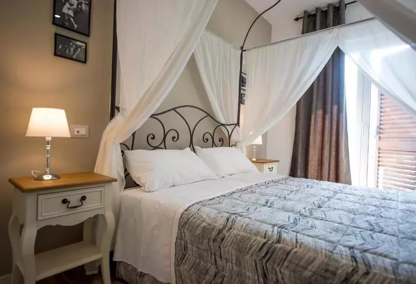 Il Parco Dei Poeti B&b