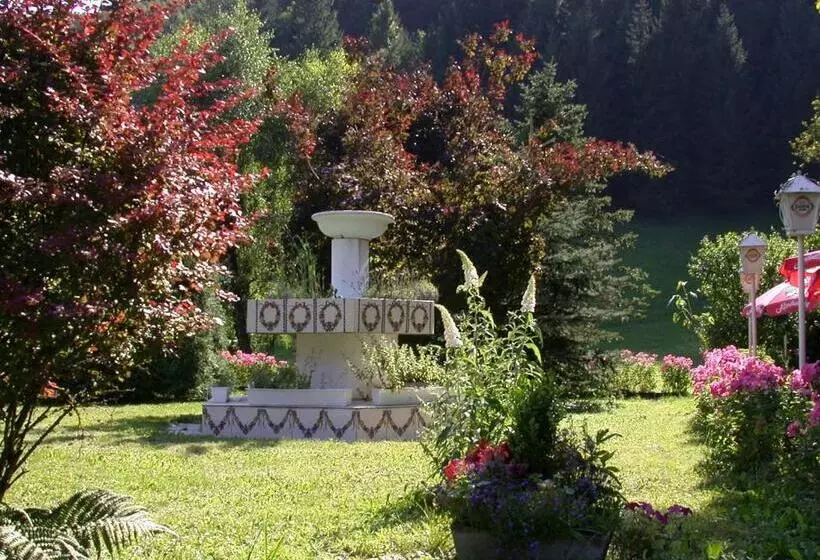 ペンション Gasthof Staudach