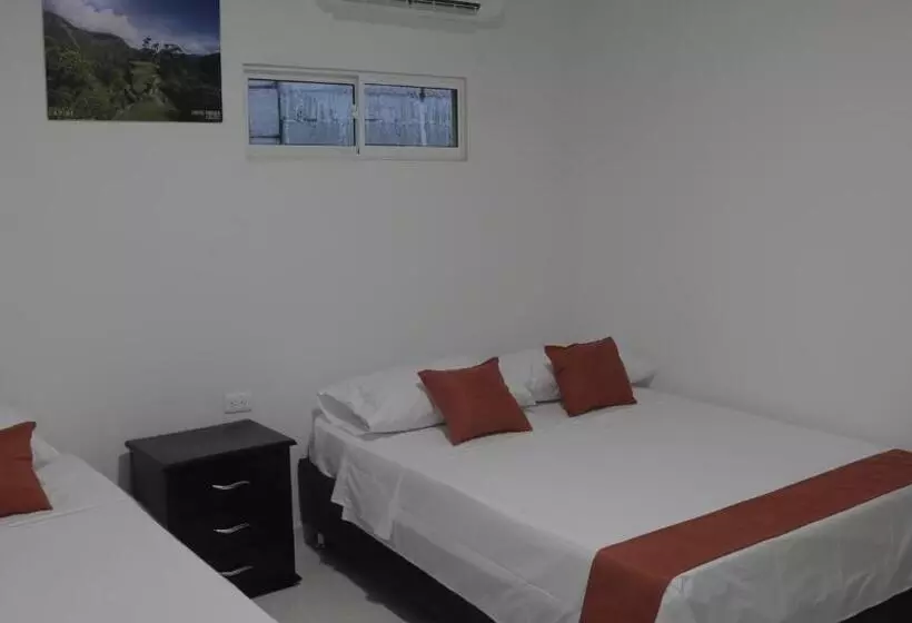 ペンション Puerto Caribe Hostal