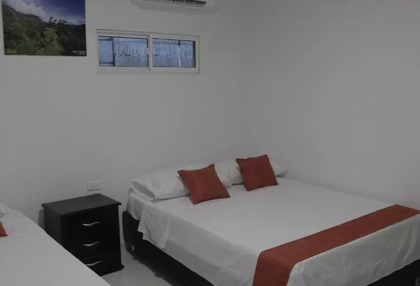 ペンション Puerto Caribe Hostal