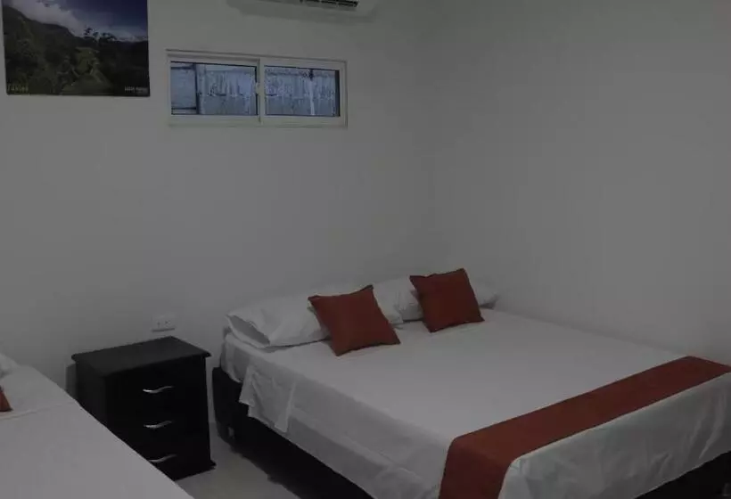 ペンション Puerto Caribe Hostal