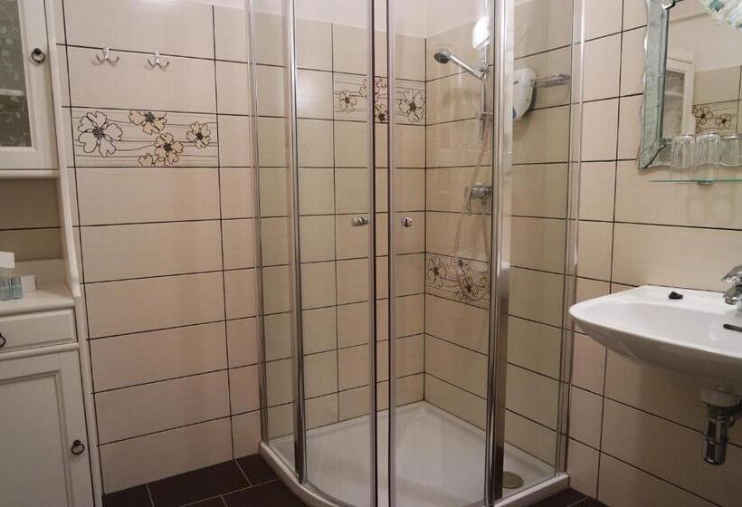 Pension Landhaus Ingrid B&b