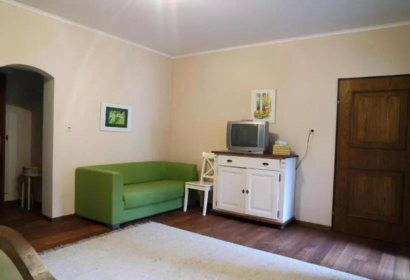 Pension Landhaus Ingrid B&b