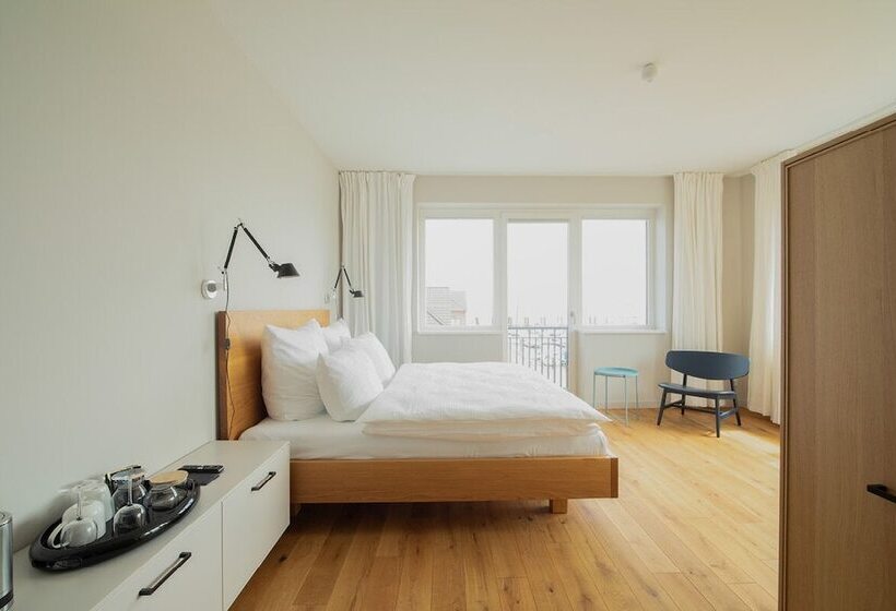 Курорт Bades Huk Marina