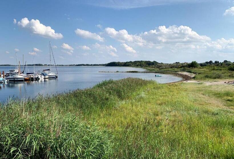 Курорт Bades Huk Marina