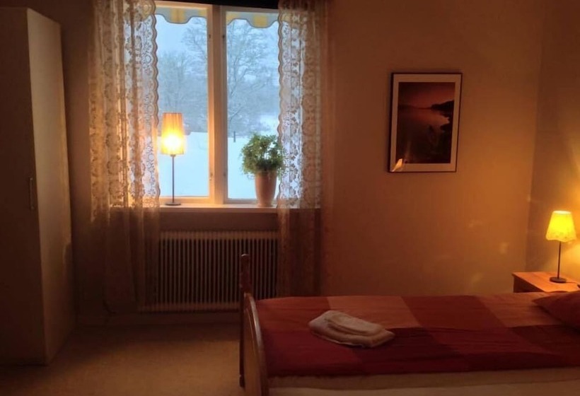 Vänhems Cafe & Vandrarhem   Hostel