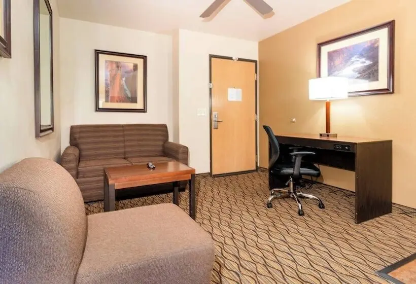 Grand Canyon Hotel & Suites