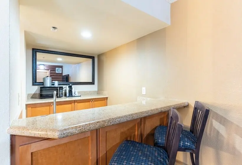 Grand Canyon Hotel & Suites
