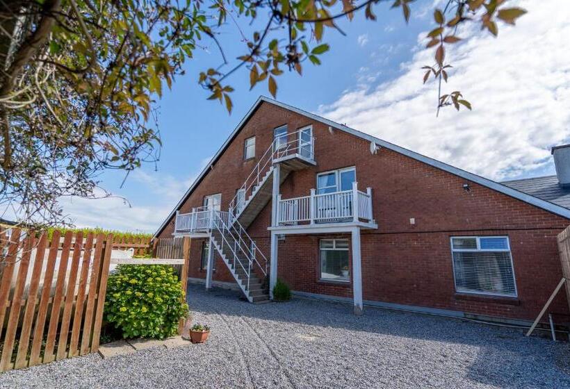 ホテル Coral Gables Guesthouse & Campsite