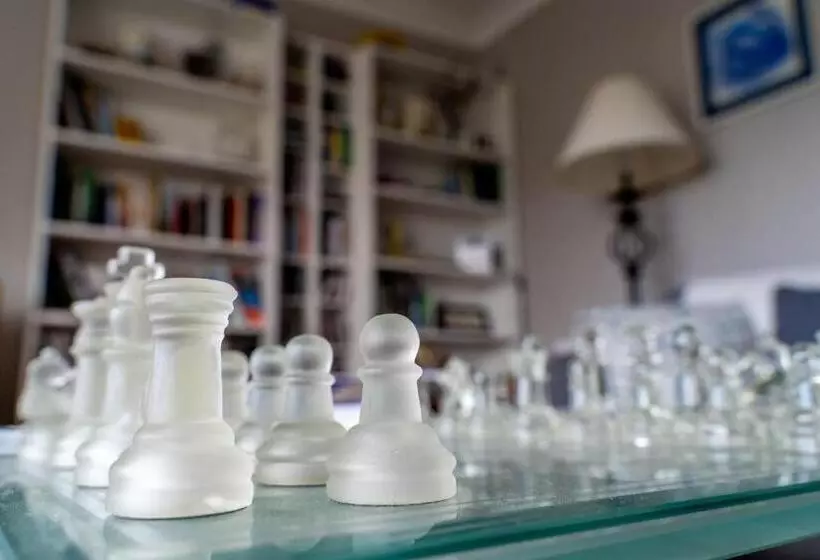 Hotel Coral Gables Guesthouse & Campsite