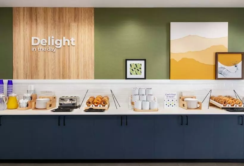 هتل Spark By Hilton Orlando Universal Blvd