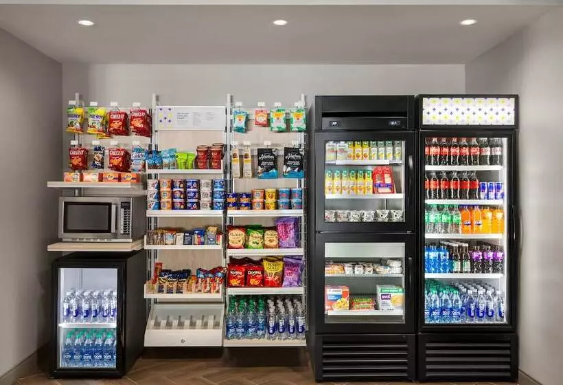 هتل Spark By Hilton Orlando Universal Blvd