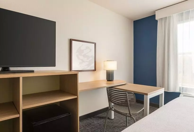 هتل Spark By Hilton Orlando Universal Blvd