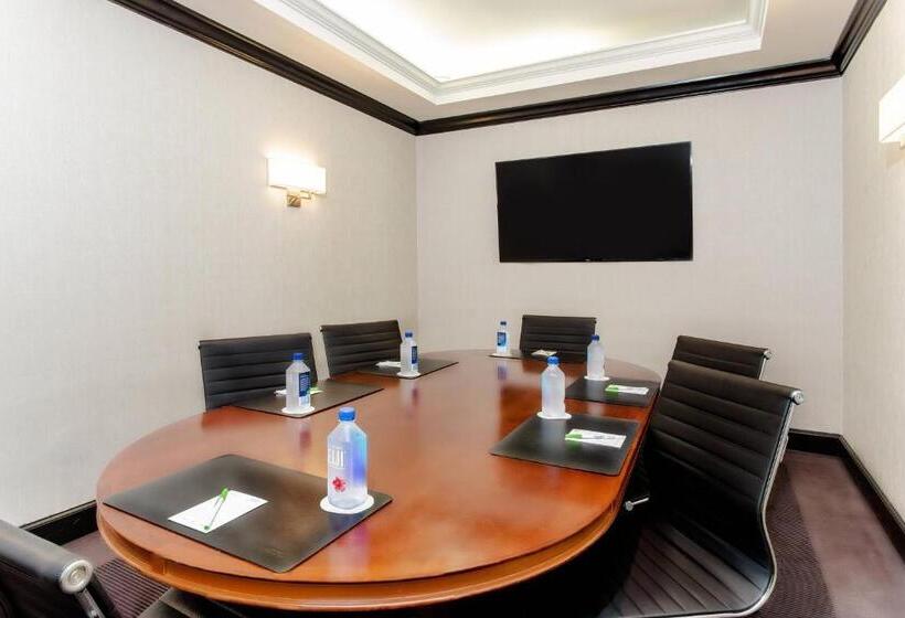 فندق Courtyard By Marriott New York Jfk Airport