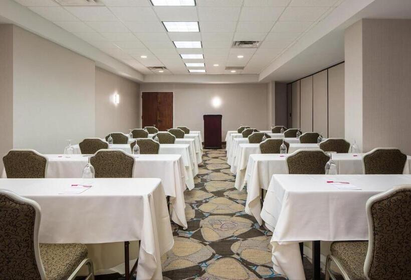 فندق Crowne Plaza Memphis Downtown, An Ihg