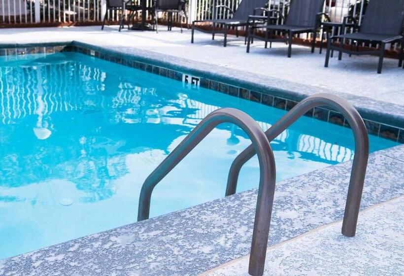 فندق Fairfield Inn & Suites Atlanta Airport North