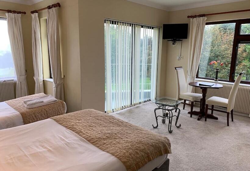 בית מלון כפרי Fernhill Lodge