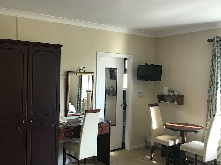 בית מלון כפרי Fernhill Lodge