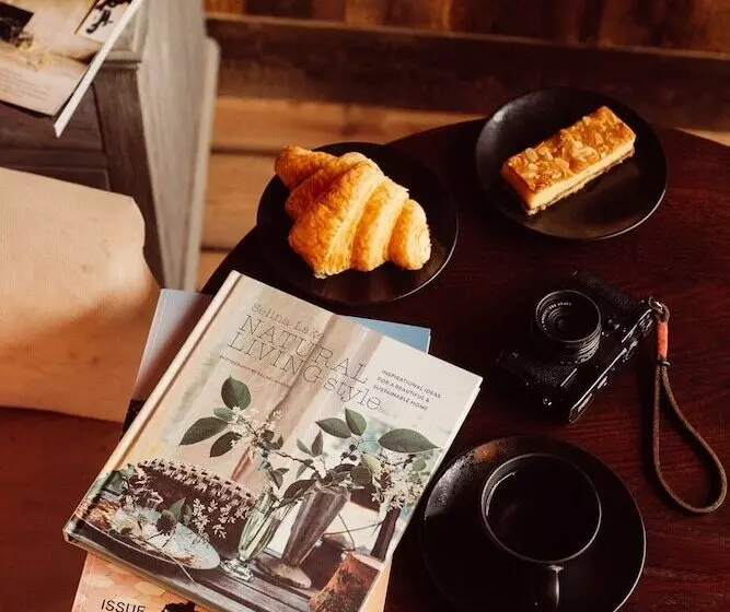 Отель Glasson Lakehouse