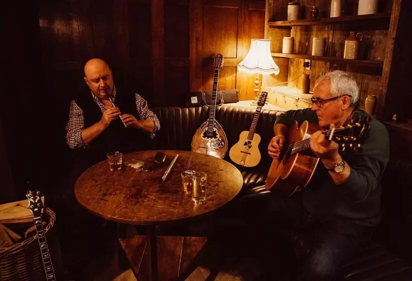 Отель Glasson Lakehouse