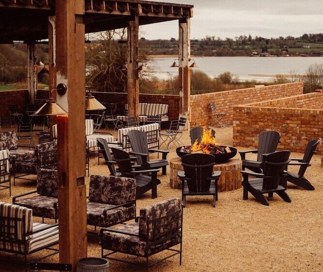 فندق Glasson Lakehouse