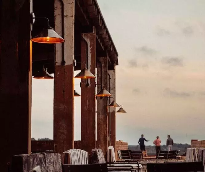 Отель Glasson Lakehouse