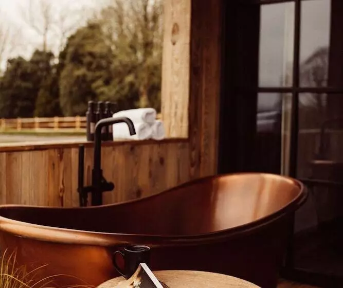 Отель Glasson Lakehouse