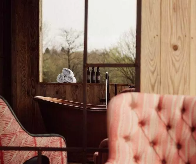 Отель Glasson Lakehouse