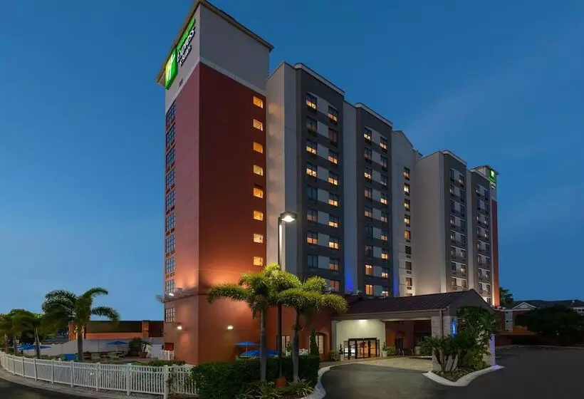 ホテル Holiday Inn Express & Suites   Nearest Universal Orlando, An Ihg