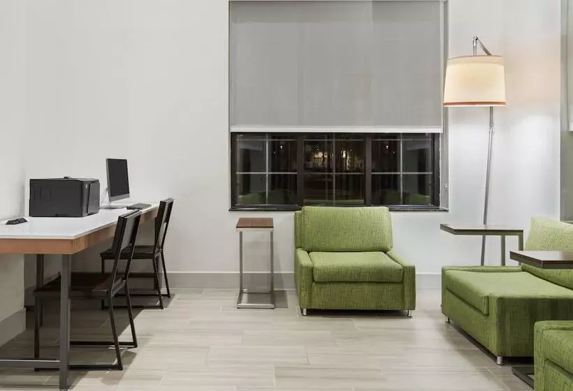 ホテル Holiday Inn Express & Suites   Nearest Universal Orlando, An Ihg