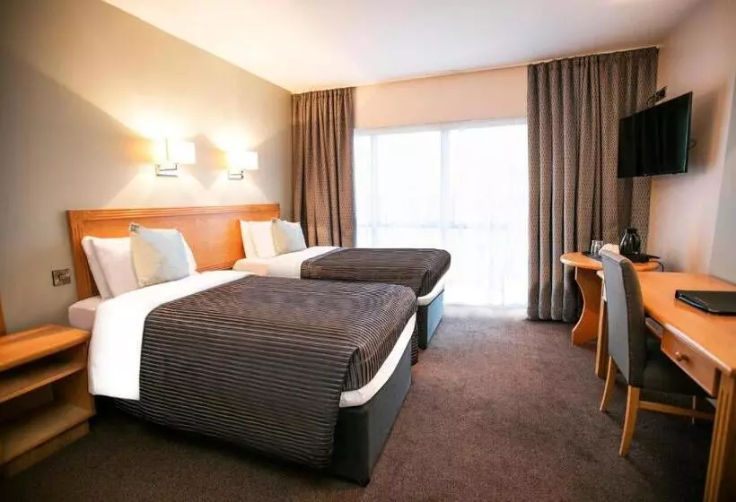 La Mon Hotel & Country Club