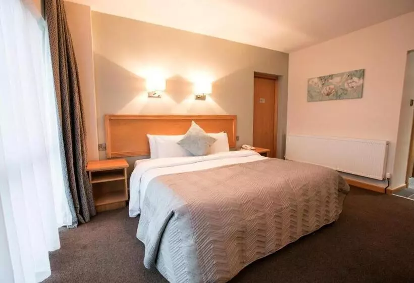 La Mon Hotel & Country Club