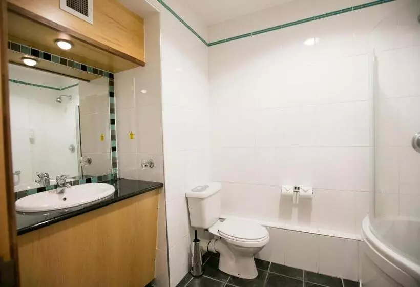 La Mon Hotel & Country Club