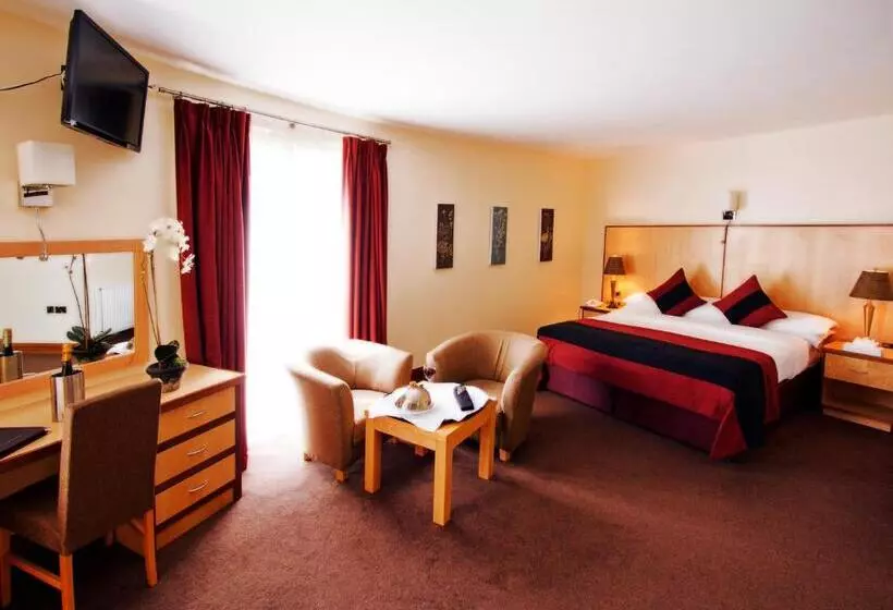 La Mon Hotel & Country Club