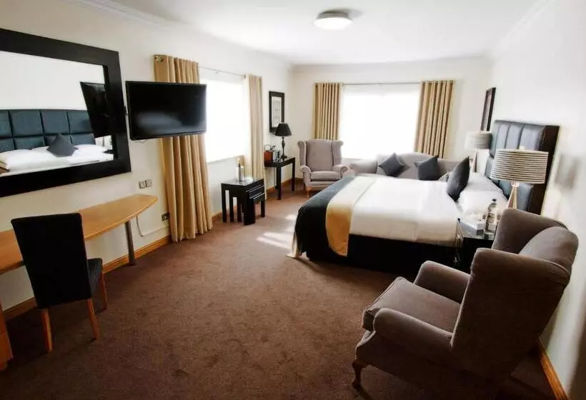 La Mon Hotel & Country Club