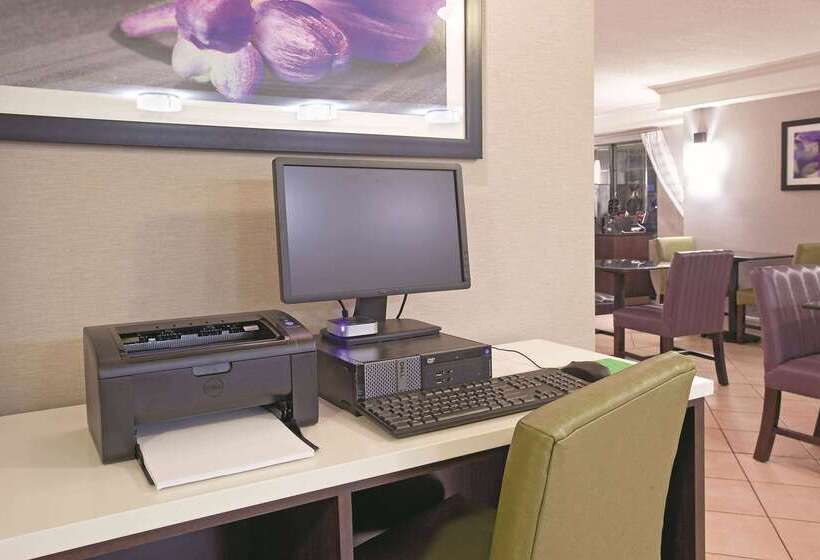 ホテル La Quinta Inn By Wyndham Salt Lake City Midvale