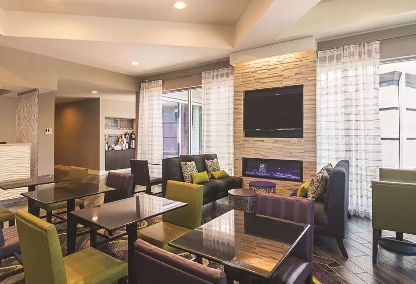 Отель La Quinta By Wyndham Oklahoma City Nw Expwy