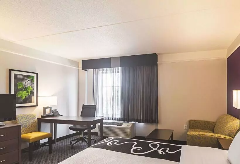 Отель La Quinta By Wyndham Oklahoma City Nw Expwy