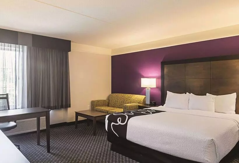 Отель La Quinta By Wyndham Oklahoma City Nw Expwy