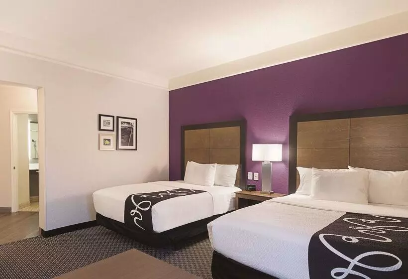 Отель La Quinta By Wyndham Oklahoma City Nw Expwy