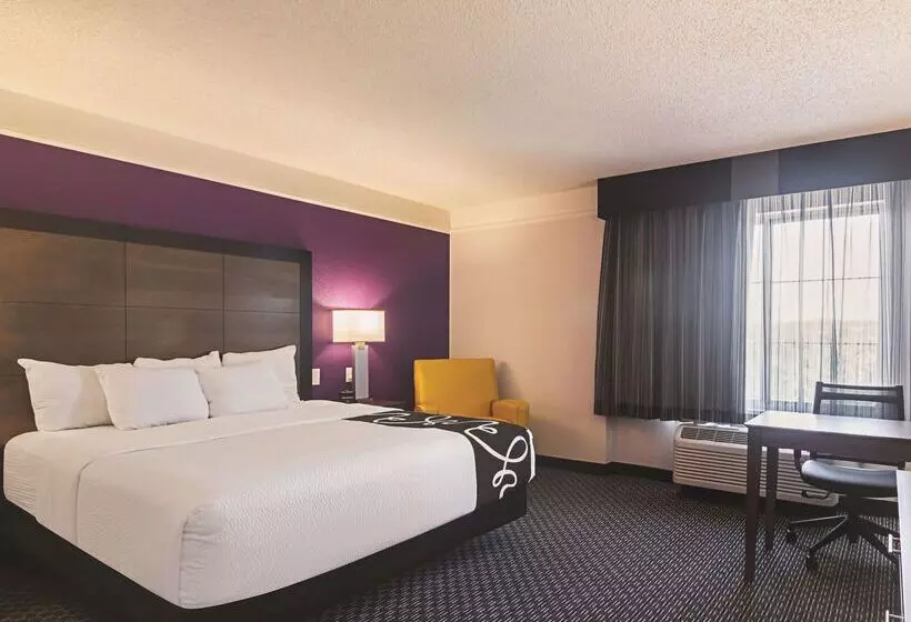 Отель La Quinta By Wyndham Oklahoma City Nw Expwy