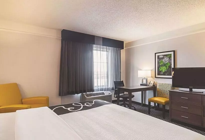Отель La Quinta By Wyndham Oklahoma City Nw Expwy